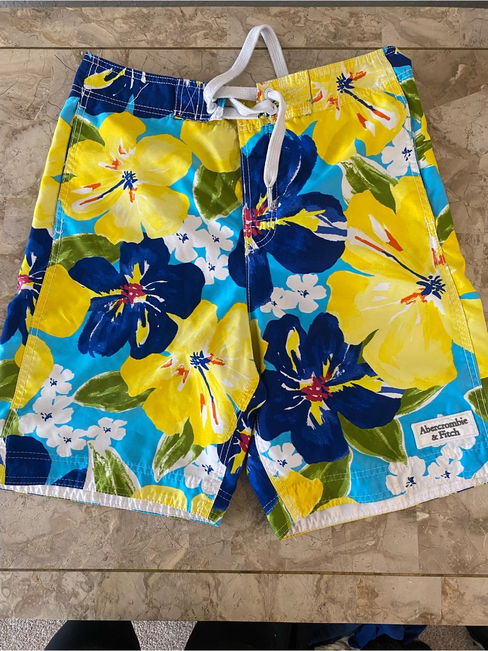Abercrombie & Fitch Men’s Yellow & Blue Floral Hybrid Shorts